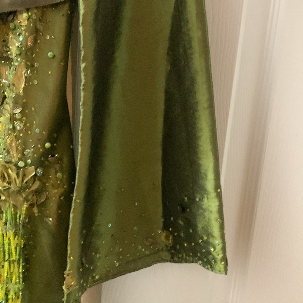 Beautiful dress backless with sequence in the top with small jacket - Picture 10 of 10
